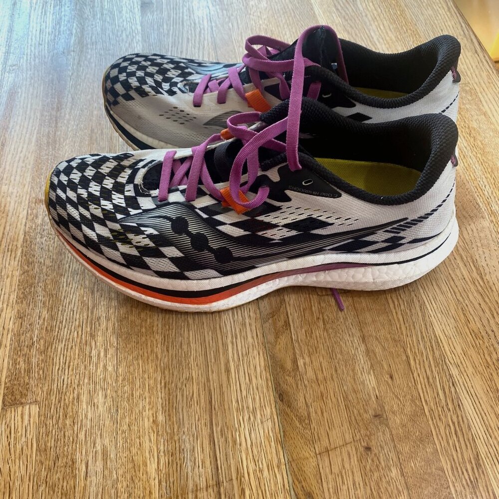 Saucony Endorphin Speed - Unique Design